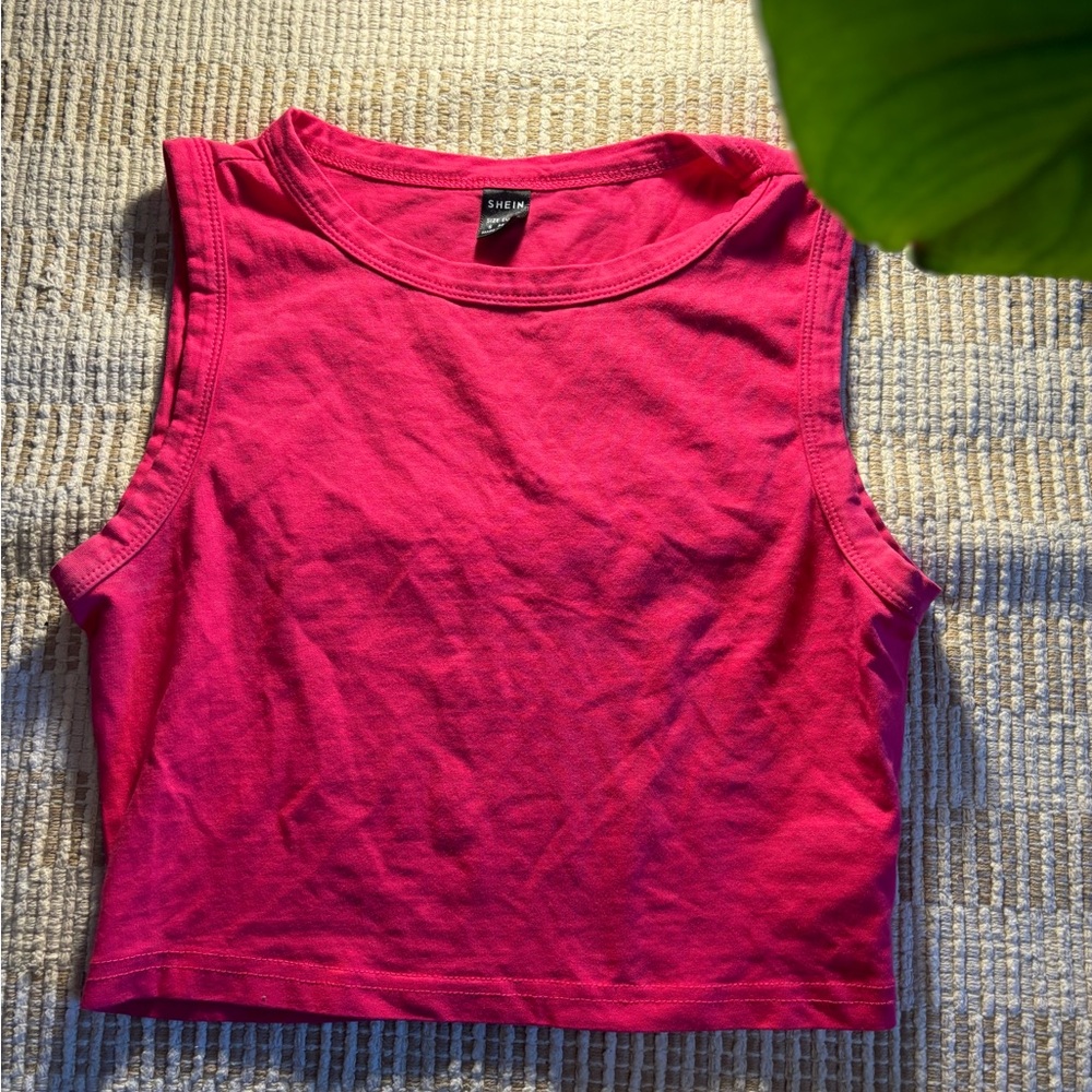 2 tank tops pink and blue